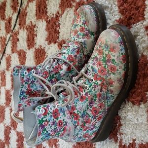 Pascal floral dr martens size 8